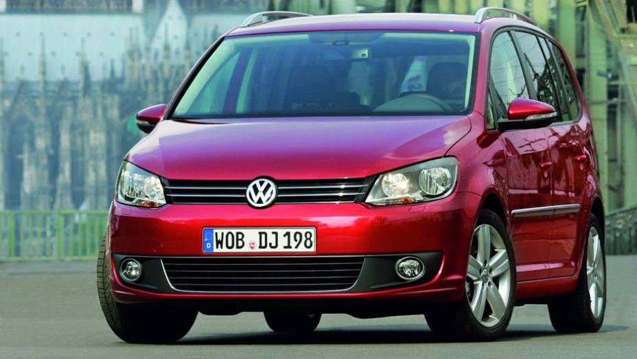 12 - Volkswagen Touran (vencedor da categoria "Monovolume") | <a href="https://gutenberg.quatrorodas.abril.com.br/noticias/mercado/volkswagen-up-lidera-pesquisa-satisfacao-jd-power-2014-784586.shtml" rel="migration">Leia mais</a>