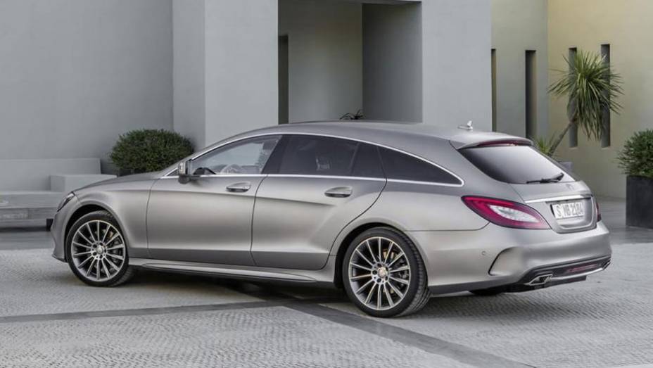 Com design bastante arrojado, a CLS Shooting Brake ainda é muito rara por aqui | <a href="https://gutenberg.quatrorodas.abril.com.br/noticias/fabricantes/mercedes-benz-apresenta-novo-cls-786489.shtml" rel="migration">Leia mais</a>