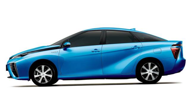 Modelo carrega o design do conceito FCV-R Concept, mostrado no Salão de Tóquio 2013 | <a href="https://gutenberg.quatrorodas.abril.com.br/noticias/sustentabilidade/toyota-revela-novo-fcv-787124.shtml" rel="migration">Leia mais</a> Modelo carrega o design do conceito FCV-R Concept, mostrado no Salão de Tóquio 2013 | <a href="https://gutenberg.quatrorodas.abril.com.br/noticias/sustentabilidade/toyota-revela-novo-fcv-787124.shtml" rel="migration">Leia mais</a>