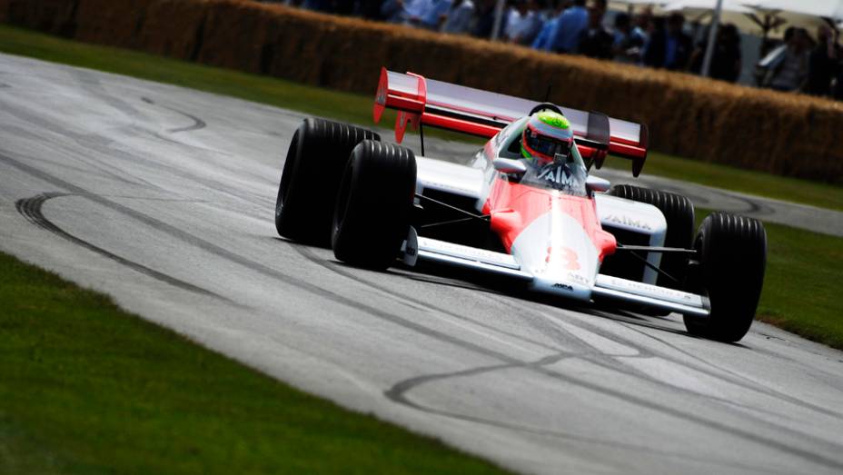 O carro, como você percebeu, foi guiado originalmente por Niki Lauda | <a href="https://gutenberg.quatrorodas.abril.com.br/galerias/especiais/festival-goodwood-2014-parte-2-787544.shtml" rel="migration">Parte 2</a>