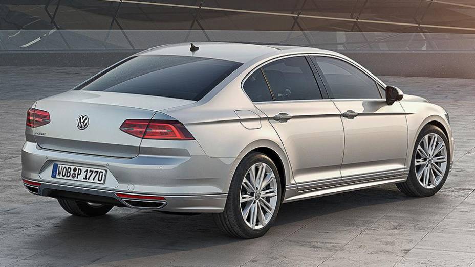 No caso do sedã, o porta-malas passa a ter 586 litros (21 a mais do que o anterior) | <a href="https://gutenberg.quatrorodas.abril.com.br/noticias/fabricantes/volkswagen-apresenta-novo-passat-788079.shtml" rel="migration">Leia mais</a>