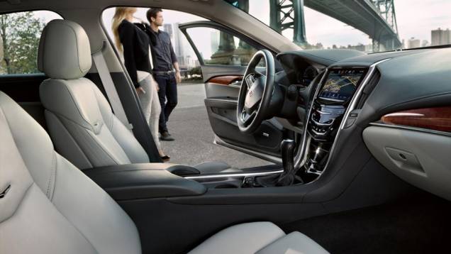 Estão disponíveis três opções de motorização | <a href="https://gutenberg.quatrorodas.abril.com.br/noticias/fabricantes/cadillac-revela-ats-2015-790438.shtml" rel="migration">Leia mais</a> Estão disponíveis três opções de motorização | <a href="https://gutenberg.quatrorodas.abril.com.br/noticias/fabricantes/cadillac-revela-ats-2015-790438.shtml" rel="migration">Leia mais</a>