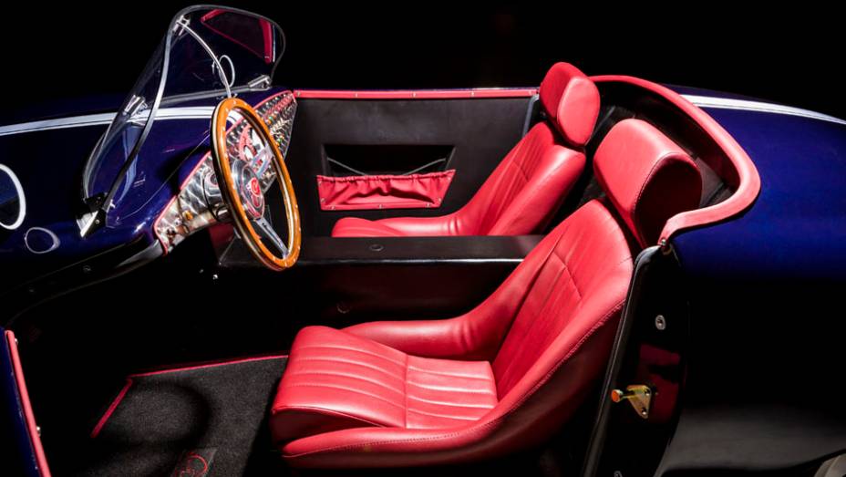 Num primeiro momento, serão produzidas apenas 10 unidades do MK1. Cada uma delas será vendida por 22 mil euros | <a href="https://gutenberg.quatrorodas.abril.com.br/noticias/fabricantes/visual-classico-carice-mk1-revelado-790460.shtml" rel="migration">Leia mais</a>