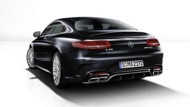 ...rodas de liga-leve de 20 polegadas exclusivas, difusor traseiro mais expressivo e o emblema "V12 BITURBO" | <a href="https://gutenberg.quatrorodas.abril.com.br/noticias/fabricantes/mercedes-benz-s65-amg-coupe-apresentado-790822.shtml" rel="migration">Leia mais</a> ...rodas de liga-leve de 20 polegadas exclusivas, difusor traseiro mais expressivo e o emblema "V12 BITURBO" | <a href="https://gutenberg.quatrorodas.abril.com.br/noticias/fabricantes/mercedes-benz-s65-amg-coupe-apresentado-790822.shtml" rel="migration">Leia mais</a>
