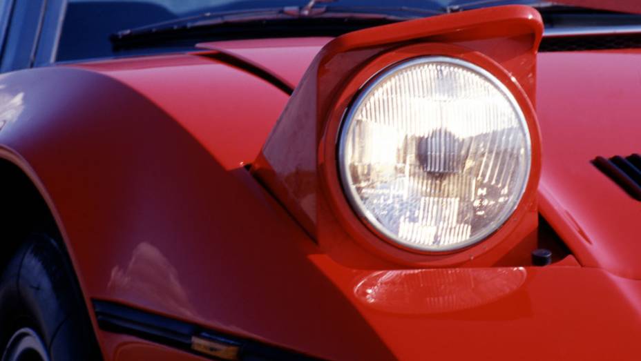 Era a primeira vez que um Maserati vinha equipado com suspensão independente nas quatro rodas | <a href="https://gutenberg.quatrorodas.abril.com.br/galerias/maserati/maserati-mc12-792008.shtml" rel="migration">Veja a galeria do Maserati MC12</a> | <a href="https://quatrorodas.abril." rel="migration"></a> Era a primeira vez que um Maserati vinha equipado com suspensão independente nas quatro rodas | <a href="https://gutenberg.quatrorodas.abril.com.br/galerias/maserati/maserati-mc12-792008.shtml" rel="migration">Veja a galeria do Maserati MC12</a> | <a href="https://quatrorodas.abril." rel="migration"></a>