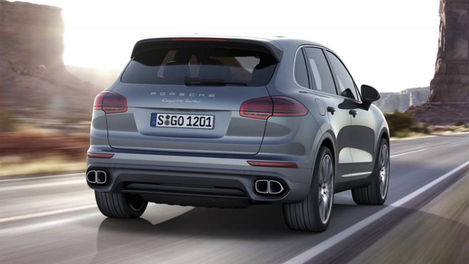 Modelo conta com novo motor V6 biturbo e versão plug-in hybrid | <a href="https://gutenberg.quatrorodas.abril.com.br/noticias/saloes/paris-2014/porsche-revela-cayenne-2015-reestilizada-792125.shtml" rel="migration">Leia mais</a>