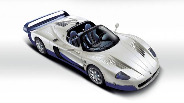 O MC12 surgiu como pré-requisito do Campeonato Mundial de FIA GT de que houvesse uma versão de rua com uma produção mínima no mercado | <a href="https://gutenberg.quatrorodas.abril.com.br/reportagens/classicos/maserati-100-anos-792281.shtml" rel="migration">Leia mais</a> O MC12 surgiu como pré-requisito do Campeonato Mundial de FIA GT de que houvesse uma versão de rua com uma produção mínima no mercado | <a href="https://gutenberg.quatrorodas.abril.com.br/reportagens/classicos/maserati-100-anos-792281.shtml" rel="migration">Leia mais</a>
