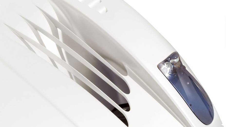 Além de ajustes no motor e na transmissão, as tomadas de ar ficaram maiores para que o MC12 suportasse bem as provas de longa duração | <a href="https://gutenberg.quatrorodas.abril.com.br/reportagens/classicos/maserati-100-anos-792281.shtml" rel="migration">Leia mais</a> Além de ajustes no motor e na transmissão, as tomadas de ar ficaram maiores para que o MC12 suportasse bem as provas de longa duração | <a href="https://gutenberg.quatrorodas.abril.com.br/reportagens/classicos/maserati-100-anos-792281.shtml" rel="migration">Leia mais</a>