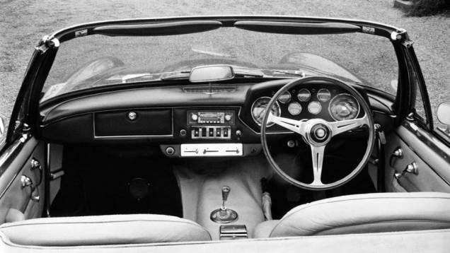 Produzido até 1970, o Mistral visava competir com o Porsche 911 e o Chevrolet Corvette; foram produzidos 955 exemplares dele | <a href="https://gutenberg.quatrorodas.abril.com.br/galerias/maserati/maserati-quattroporte-792007.shtml" rel="migration">Veja a galeria do Maserati Quattr</a> Produzido até 1970, o Mistral visava competir com o Porsche 911 e o Chevrolet Corvette; foram produzidos 955 exemplares dele | <a href="https://gutenberg.quatrorodas.abril.com.br/galerias/maserati/maserati-quattroporte-792007.shtml" rel="migration">Veja a galeria do Maserati Quattr</a>
