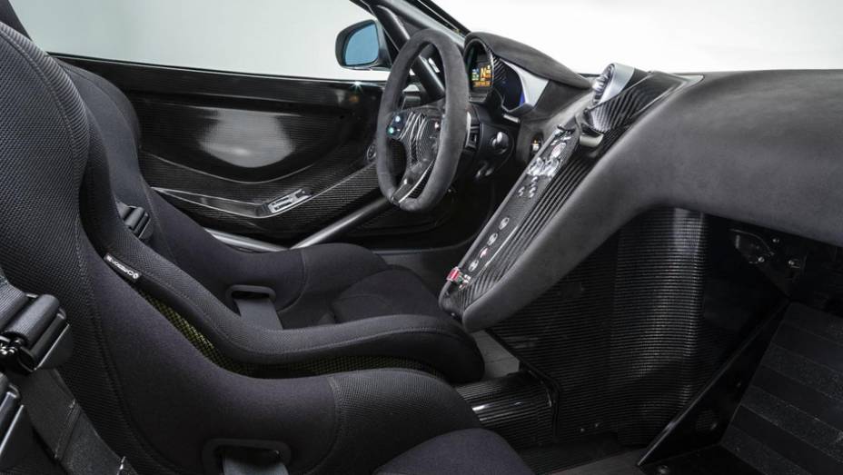 Quanto à motorização, o 650S Sprint é equipado com bloco 3.8 V8 biturbo | <a href="https://gutenberg.quatrorodas.abril.com.br/noticias/fabricantes/mclaren-revela-650s-sprint-795198.shtml" rel="migration">Leia mais</a> Quanto à motorização, o 650S Sprint é equipado com bloco 3.8 V8 biturbo | <a href="https://gutenberg.quatrorodas.abril.com.br/noticias/fabricantes/mclaren-revela-650s-sprint-795198.shtml" rel="migration">Leia mais</a>