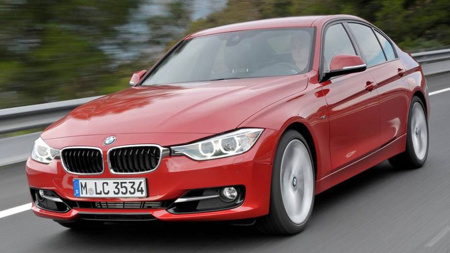 O segundo lugar ficou com o Série 3, o modelo mais vendido da BMW em todo o mundo | <a href="https://gutenberg.quatrorodas.abril.com.br/noticias/mercado/pesquisa-revela-carros-preferidos-milionarios-americanos-697349.shtml" rel="migration">Leia mais</a>