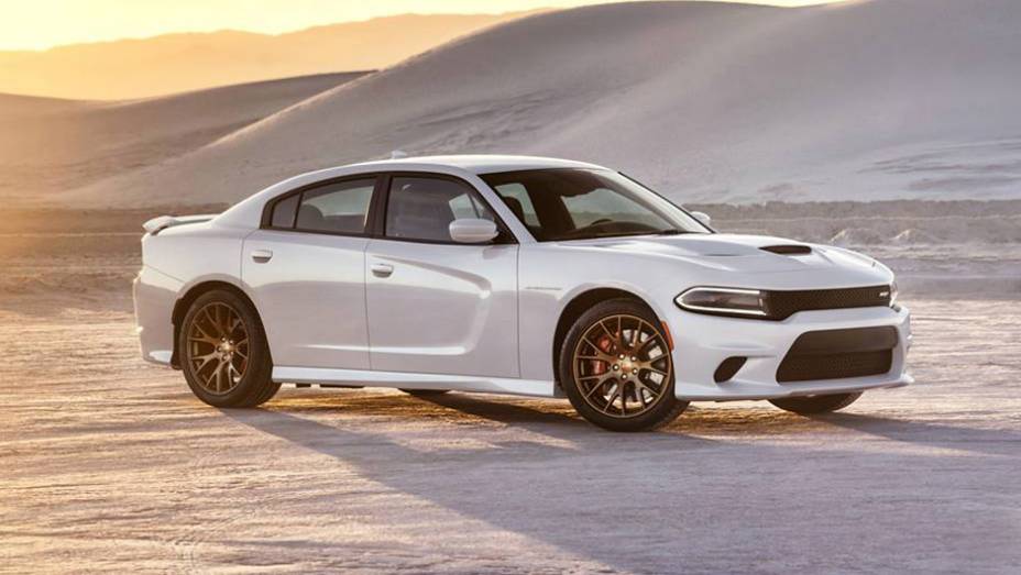 O modelo chega adotando a mesma proposta do Challenger SRT Hellcat, exibido há algumas semanas: performance de primeiro nível | <a href="https://gutenberg.quatrorodas.abril.com.br/noticias/fabricantes/dodge-exibe-charger-srt-hellcat-795977.shtml" rel="migration">Leia mais</a>