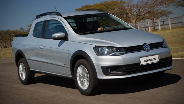A versão de cabine dupla do Volkswagen Saveiro chegar com a proposta clara de morder uma fatia do mercado do Fiat Strada | <a href="https://gutenberg.quatrorodas.abril.com.br/carros/lancamentos/volkswagen-saveiro-cabine-dupla-797088.shtml" rel="migration">Leia mais</a> A versão de cabine dupla do Volkswagen Saveiro chegar com a proposta clara de morder uma fatia do mercado do Fiat Strada | <a href="https://gutenberg.quatrorodas.abril.com.br/carros/lancamentos/volkswagen-saveiro-cabine-dupla-797088.shtml" rel="migration">Leia mais</a>
