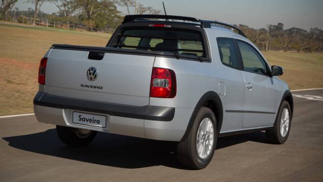 Para não perder sua funcionalidade, mesmo com o espaço interno ampliado, a caçamba possui 580 litros de capacidade | <a href="https://gutenberg.quatrorodas.abril.com.br/carros/lancamentos/volkswagen-saveiro-cabine-dupla-797088.shtml" rel="migration">Leia mais</a> Para não perder sua funcionalidade, mesmo com o espaço interno ampliado, a caçamba possui 580 litros de capacidade | <a href="https://gutenberg.quatrorodas.abril.com.br/carros/lancamentos/volkswagen-saveiro-cabine-dupla-797088.shtml" rel="migration">Leia mais</a>