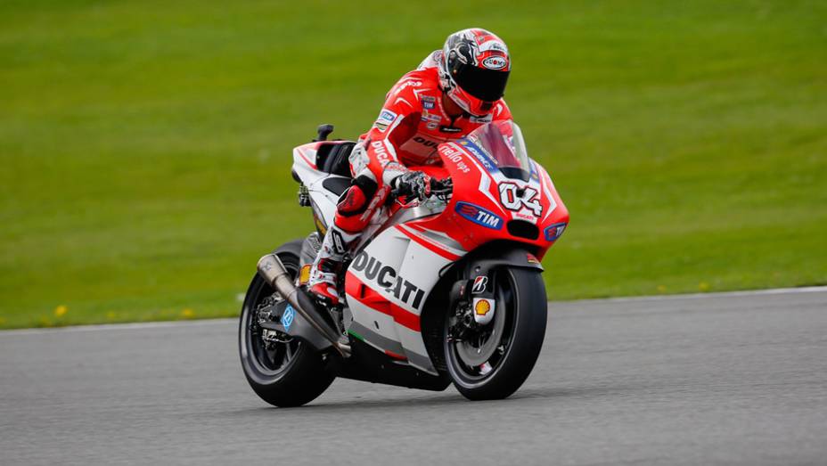 Andrea Dovizioso figurou na terceira posição | <a href="https://gutenberg.quatrorodas.abril.com.br/moto/noticias/motogp-marquez-lidera-sexta-feira-silverstone-798313.shtml" rel="migration">Leia mais</a>