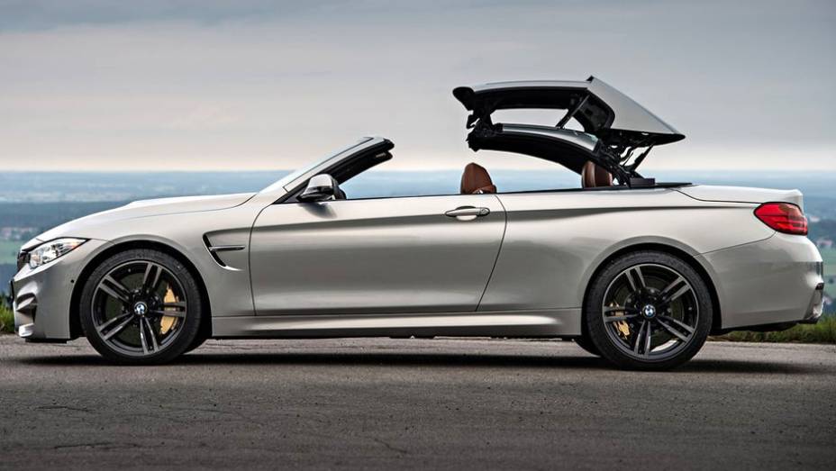 ...e podem ser acionadas com velocidades de até 18 km/h | <a href="https://gutenberg.quatrorodas.abril.com.br/noticias/fabricantes/bmw-m4-cabrio-lancado-798454.shtml" rel="migration">Leia mais</a>