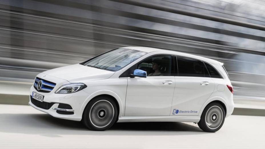 Está disponível uma versão Electric Drive, com motor elétrico de 177 cv e autonomia de 137 quilômetros | <a href="https://gutenberg.quatrorodas.abril.com.br/noticias/saloes/paris-2014/mercedes-benz-atualiza-classe-b-799644.shtml" rel="migration">Leia mais</a>