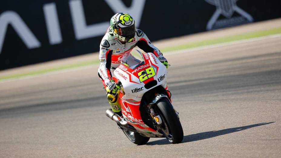 A quarta posição pertenceu a Andrea Iannone | <a href="https://gutenberg.quatrorodas.abril.com.br/moto/noticias/motogp-dovizioso-lidera-treinos-aragon-802709.shtml" rel="migration">Leia mais</a>