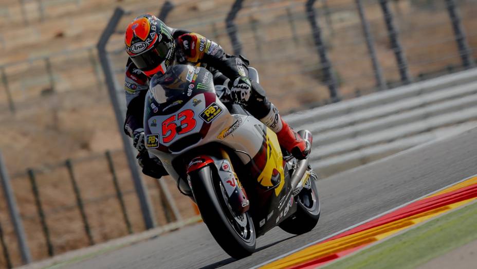 Esteve Rabat foi o primeiro colocado na tabela de tempos da Moto2 | <a href="https://gutenberg.quatrorodas.abril.com.br/moto/noticias/motogp-dovizioso-lidera-treinos-aragon-802709.shtml" rel="migration">Leia mais</a>