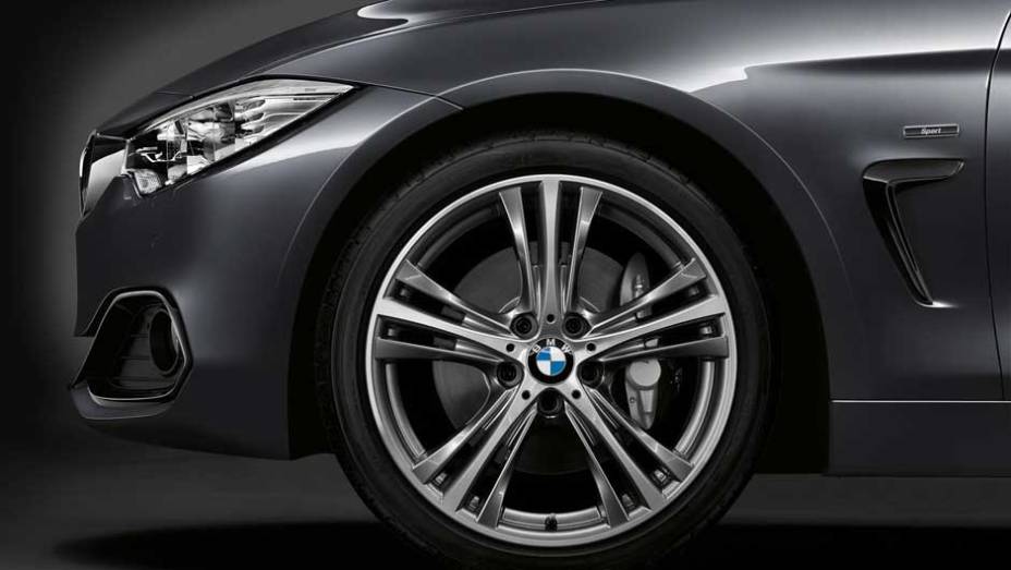 O modelo será apresentado oficialmente no Salão de Los Angeles, em novembro | <a href="https://gutenberg.quatrorodas.abril.com.br/noticias/fabricantes/bmw-lanca-serie-4-conversivel-756972.shtml" rel="migration">Leia mais</a>