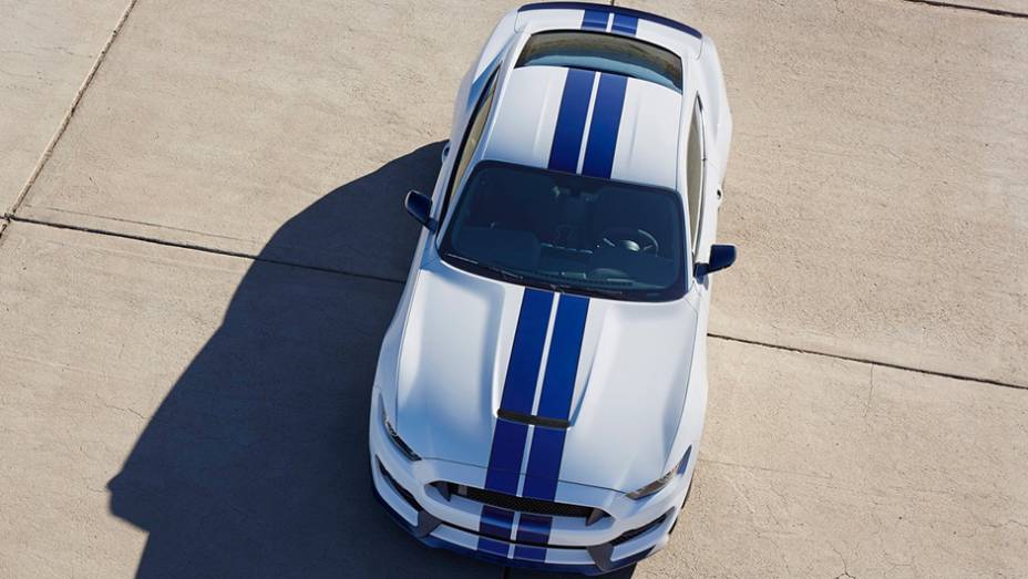 Assim, são entregues mais de 500 cavalos de potência e mais de 55 mkgf de torque | <a href="https://gutenberg.quatrorodas.abril.com.br/noticias/fabricantes/ford-mostra-shelby-gt350-mustang-815356.shtml" rel="migration">Leia mais</a>