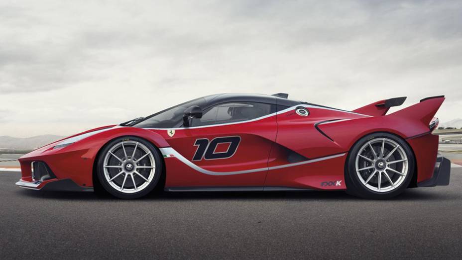 O superesportivo é uma evolução da LaFerrari, e apresenta o famoso sistema de recuperação de energia cinética | <a href="https://gutenberg.quatrorodas.abril.com.br/noticias/fabricantes/ferrari-revela-especificacoes-nova-ferrari-fxx-819081.shtml" rel="migration">Leia mais</a> O superesportivo é uma evolução da LaFerrari, e apresenta o famoso sistema de recuperação de energia cinética | <a href="https://gutenberg.quatrorodas.abril.com.br/noticias/fabricantes/ferrari-revela-especificacoes-nova-ferrari-fxx-819081.shtml" rel="migration">Leia mais</a>