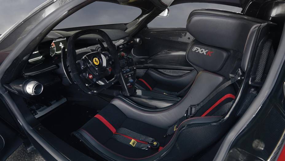 Já o torque máximo é de 91,77 mkgf | <a href="https://gutenberg.quatrorodas.abril.com.br/noticias/fabricantes/ferrari-revela-especificacoes-nova-ferrari-fxx-819081.shtml" rel="migration">Leia mais</a> Já o torque máximo é de 91,77 mkgf | <a href="https://gutenberg.quatrorodas.abril.com.br/noticias/fabricantes/ferrari-revela-especificacoes-nova-ferrari-fxx-819081.shtml" rel="migration">Leia mais</a>