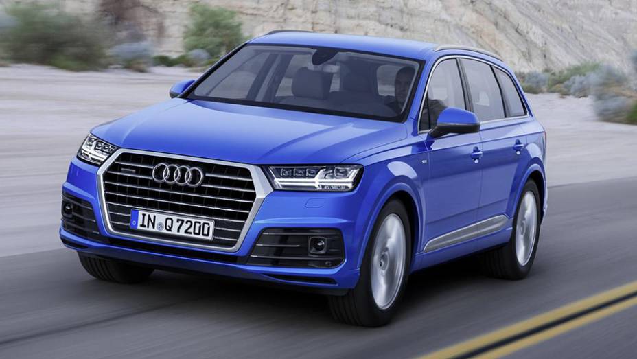 Ao contrário do antecessor, o novo Audi Q7 traz grade frontal na horizontal | <a href="https://gutenberg.quatrorodas.abril.com.br/noticias/saloes/detroit-2015/vazam-imagens-novo-audi-q7-820180.shtml" rel="migration">Leia mais</a>