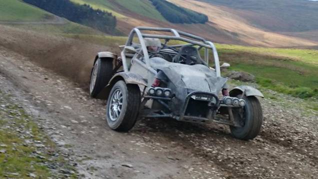 Assim, o carro acelera de 0 a 96 km/h em 3,4 segundos, alcançando a velocidade máxima de 201 km/h | <a href="https://gutenberg.quatrorodas.abril.com.br/noticias/fabricantes/ariel-nomad-revelado-822660.shtml" rel="migration">Leia mais</a> Assim, o carro acelera de 0 a 96 km/h em 3,4 segundos, alcançando a velocidade máxima de 201 km/h | <a href="https://gutenberg.quatrorodas.abril.com.br/noticias/fabricantes/ariel-nomad-revelado-822660.shtml" rel="migration">Leia mais</a>