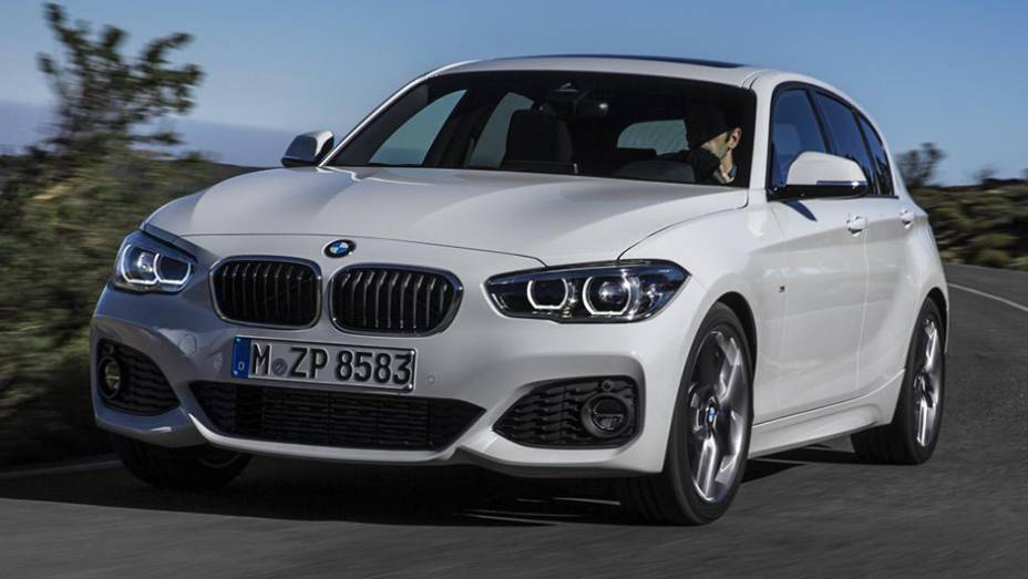 Demorou, mas chegou: eis o facelift do BMW Série 1 | <a href="https://gutenberg.quatrorodas.abril.com.br/noticias/saloes/genebra-2015/bmw-oficializa-facelift-serie-1-826700.shtml" rel="migration">Leia mais</a>