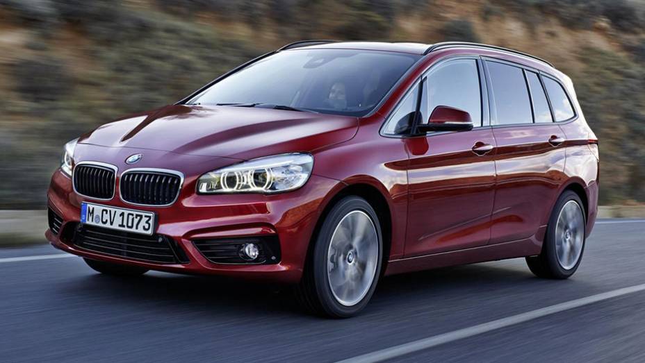 O "primeiro compacto premium global a oferecer sete lugares". Assim a BMW define o Série 2 Gran Tourer | <a href="https://gutenberg.quatrorodas.abril.com.br/noticias/saloes/genebra-2015/bmw-serie-2-gran-tourer-apresentado-834700.shtml" rel="migration">Leia mais</a>