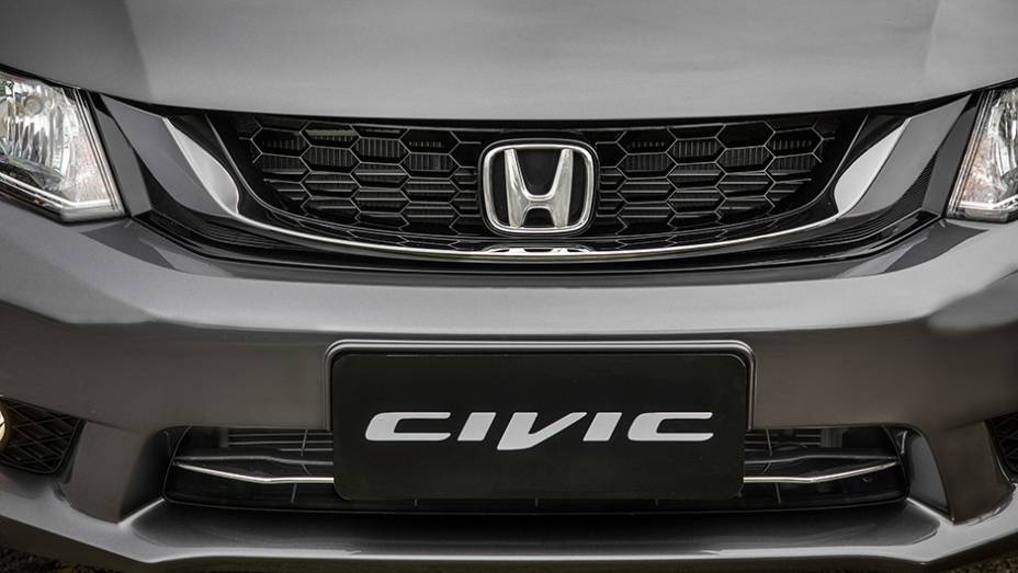 A nova topo de linha chega ao mercado brasileiro por R$ 88.400 | <a href="https://gutenberg.quatrorodas.abril.com.br/noticias/fabricantes/honda-lanca-linha-2016-civic-r-70-900-835240.shtml" rel="migration">Leia mais</a>