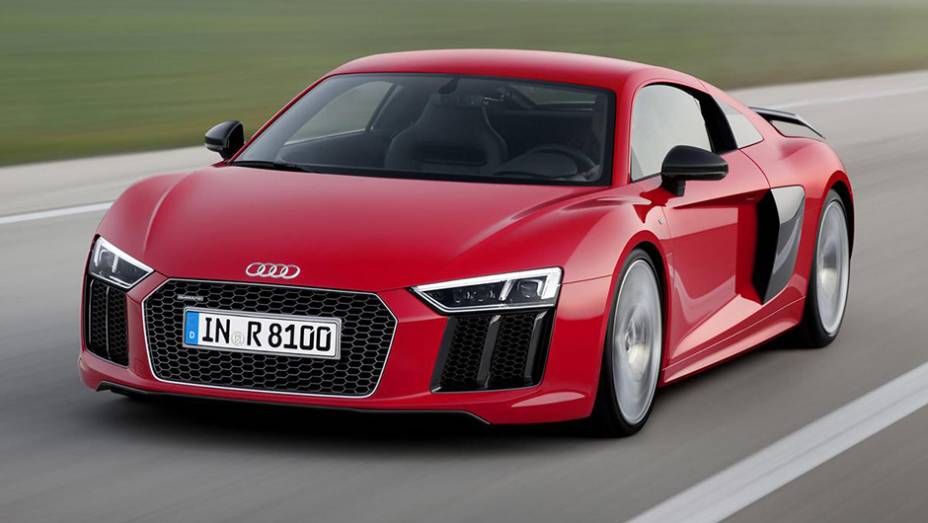 Para empurrar o esportivo, o motor 5.2 litros V10 totalmente revisado foi instalado gerando 547 cavalos | <a href="https://gutenberg.quatrorodas.abril.com.br/noticias/saloes/genebra-2015/audi-revela-oficialmente-nova-geracao-esportivo-r8-841481.shtml" rel="migration">Leia mais</a>