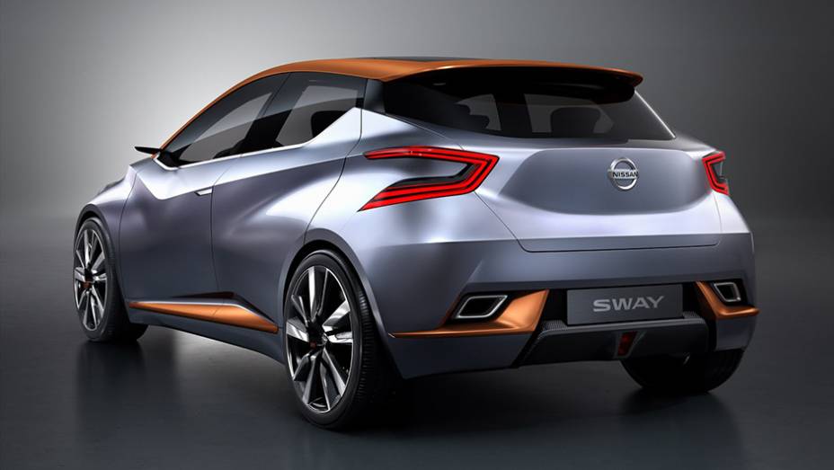 Na traseira, saída dupla de escapamento e aerofólio se fazem notar | <a href="https://gutenberg.quatrorodas.abril.com.br/noticias/saloes/genebra-2015/nissan-radicaliza-sway-concept-842860.shtml" rel="migration">Leia mais</a>