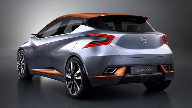 Na traseira, saída dupla de escapamento e aerofólio se fazem notar | <a href="https://gutenberg.quatrorodas.abril.com.br/noticias/saloes/genebra-2015/nissan-radicaliza-sway-concept-842860.shtml" rel="migration">Leia mais</a> Na traseira, saída dupla de escapamento e aerofólio se fazem notar | <a href="https://gutenberg.quatrorodas.abril.com.br/noticias/saloes/genebra-2015/nissan-radicaliza-sway-concept-842860.shtml" rel="migration">Leia mais</a>