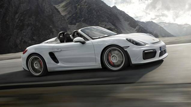 No que diz respeito à motorização, o novo Boxster Spyder traz bloco 3.8 de seis cilindros que oferece 370 cavalos | <a href="https://gutenberg.quatrorodas.abril.com.br/noticias/saloes/new-york-2015/porsche-apresenta-novo-boxster-spyder-852331.shtml" rel="migration">Leia mais</a> No que diz respeito à motorização, o novo Boxster Spyder traz bloco 3.8 de seis cilindros que oferece 370 cavalos | <a href="https://gutenberg.quatrorodas.abril.com.br/noticias/saloes/new-york-2015/porsche-apresenta-novo-boxster-spyder-852331.shtml" rel="migration">Leia mais</a>