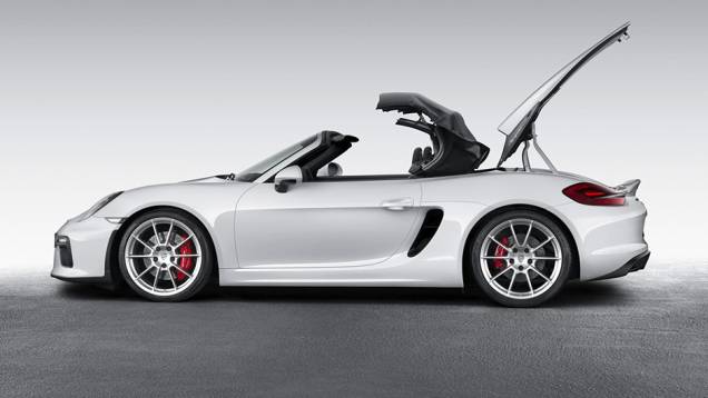 Vale destaque também o teto retrátil semiautomático | <a href="https://gutenberg.quatrorodas.abril.com.br/noticias/saloes/new-york-2015/porsche-apresenta-novo-boxster-spyder-852331.shtml" rel="migration">Leia mais</a> Vale destaque também o teto retrátil semiautomático | <a href="https://gutenberg.quatrorodas.abril.com.br/noticias/saloes/new-york-2015/porsche-apresenta-novo-boxster-spyder-852331.shtml" rel="migration">Leia mais</a>