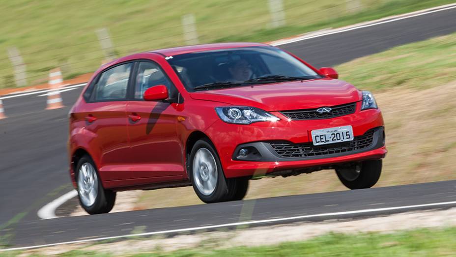 O renovado Celer &eacute; o primeiro produto da f&aacute;brica brasileira da Chery, em Jacare&iacute; (S&atilde;o Paulo) | <a href="https://gutenberg.quatrorodas.abril.com.br/noticias/fabricantes/novo-chery-celer-chega-r-38-990-854540.shtml" rel="migration">Leia mais</a>