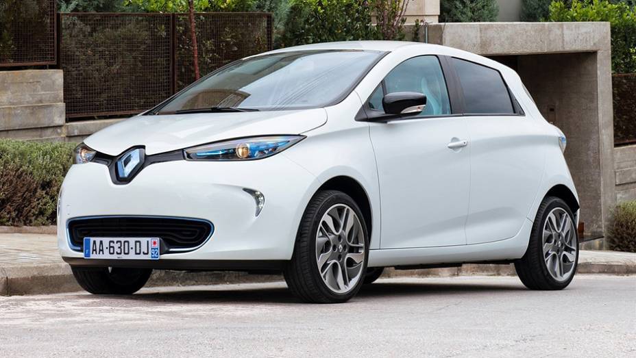 Destaque entre os carros "verdes", o Renault ZOE foi o quinto melhor (92,87%) | <a href="https://gutenberg.quatrorodas.abril.com.br/noticias/fabricantes/reino-unido-lexus-is-eleito-melhor-carro-857460.shtml" rel="migration">Leia mais</a>