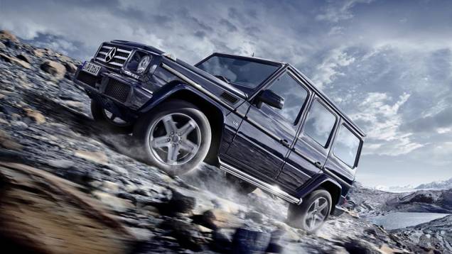 Quatro versões estão disponíveis, cada qual com sua motorização. A G350d e a G500, por exemplo, têm motor V6 a diesel e V8 a gasolina respectivamente | <a href="https://gutenberg.quatrorodas.abril.com.br/noticias/fabricantes/mercedes-benz-classe-g-recebe-facelift-860" rel="migration"></a> Quatro versões estão disponíveis, cada qual com sua motorização. A G350d e a G500, por exemplo, têm motor V6 a diesel e V8 a gasolina respectivamente | <a href="https://gutenberg.quatrorodas.abril.com.br/noticias/fabricantes/mercedes-benz-classe-g-recebe-facelift-860" rel="migration"></a>