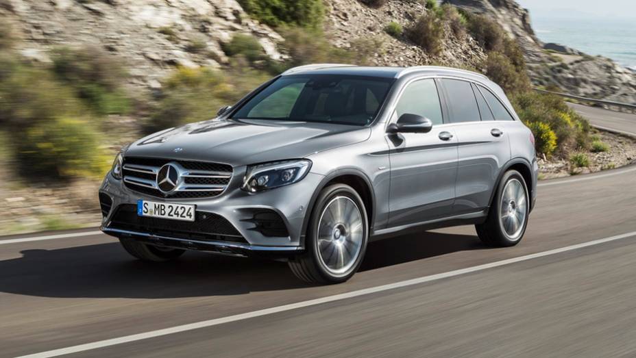 O GLC passa a compor a família do Classe C | <a href="https://gutenberg.quatrorodas.abril.com.br/noticias/fabricantes/mercedes-benz-enfim-apresenta-glc-877760.shtml" rel="migration">Leia mais</a>