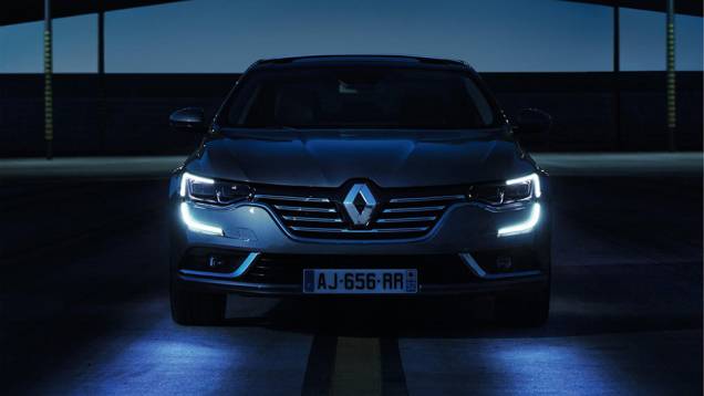 Está disponível também a versão de luxo Initiale Paris, com cor de carroceria exclusiva | <a href="https://gutenberg.quatrorodas.abril.com.br/noticias/fabricantes/oficializado-renault-talisman-tera-cinco-opcoes-motorizacao-884941.shtml" rel="migration">Leia mais</a> Está disponível também a versão de luxo Initiale Paris, com cor de carroceria exclusiva | <a href="https://gutenberg.quatrorodas.abril.com.br/noticias/fabricantes/oficializado-renault-talisman-tera-cinco-opcoes-motorizacao-884941.shtml" rel="migration">Leia mais</a>