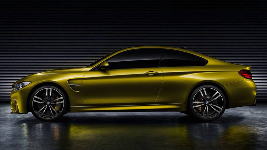 Esguio, ele tem design mais esportivo do que o S&eacute;rie 4 Coup&eacute; | <a href="https://gutenberg.quatrorodas.abril.com.br/noticias/fabricantes/bmw-mostra-fotos-concept-m4-750070.shtml" rel="migration">Leia mais</a>