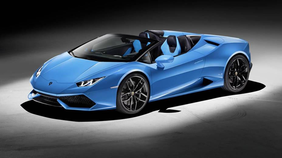 Não foram feitas grandes mudanças neste Huracan Spyder na comparação com o cupê | <a href="https://gutenberg.quatrorodas.abril.com.br/noticias/fabricantes/lamborghini-huracan-spyder-revelado-prioriza-conforto-interno-904960.shtml" target="_blank" rel="migration">Leia mais</a>