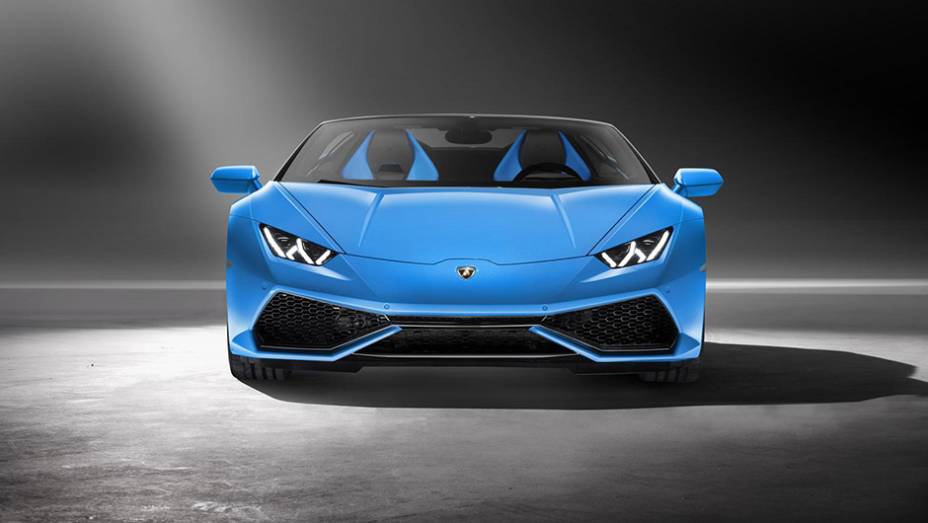 Até a parte mecânica foi mantida, com o motor 5.2 V10 de mais de 600 cv | <a href="https://gutenberg.quatrorodas.abril.com.br/noticias/fabricantes/lamborghini-huracan-spyder-revelado-prioriza-conforto-interno-904960.shtml" target="_blank" rel="migration">Leia mais</a>