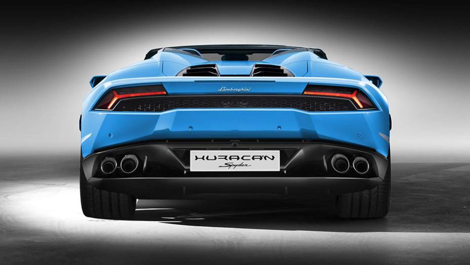 A chegada do roadster ao mercado está prevista para 2016 | <a href="https://gutenberg.quatrorodas.abril.com.br/noticias/fabricantes/lamborghini-huracan-spyder-revelado-prioriza-conforto-interno-904960.shtml" target="_blank" rel="migration">Leia mais</a>