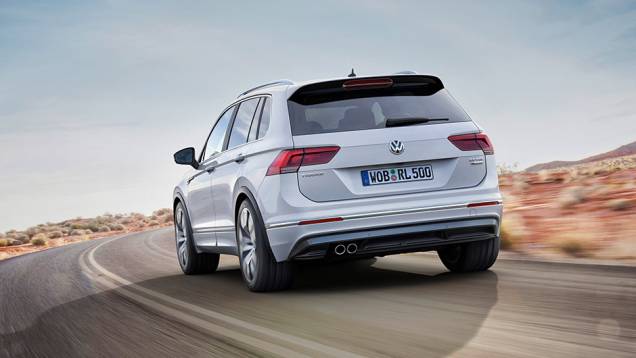 O SUV está mais largo, mais longo e mais baixo em relação ao solo | <a href="https://gutenberg.quatrorodas.abril.com.br/noticias/fabricantes/nova-geracao-volkswagen-tiguan-salto-tecnologico-904880.shtml" target="_blank" rel="migration">Leia mais</a> O SUV está mais largo, mais longo e mais baixo em relação ao solo | <a href="https://gutenberg.quatrorodas.abril.com.br/noticias/fabricantes/nova-geracao-volkswagen-tiguan-salto-tecnologico-904880.shtml" target="_blank" rel="migration">Leia mais</a>