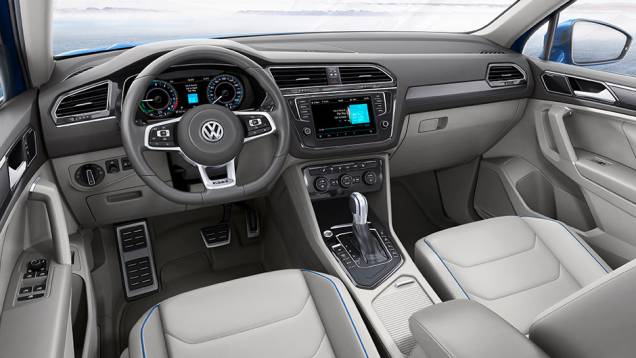 Trata-se do primeiro híbrido plug-in produzido pela VW, com autonomia de até 1.000 km | <a href="https://gutenberg.quatrorodas.abril.com.br/noticias/fabricantes/nova-geracao-volkswagen-tiguan-salto-tecnologico-904880.shtml" target="_blank" rel="migration">Leia mais</a> Trata-se do primeiro híbrido plug-in produzido pela VW, com autonomia de até 1.000 km | <a href="https://gutenberg.quatrorodas.abril.com.br/noticias/fabricantes/nova-geracao-volkswagen-tiguan-salto-tecnologico-904880.shtml" target="_blank" rel="migration">Leia mais</a>