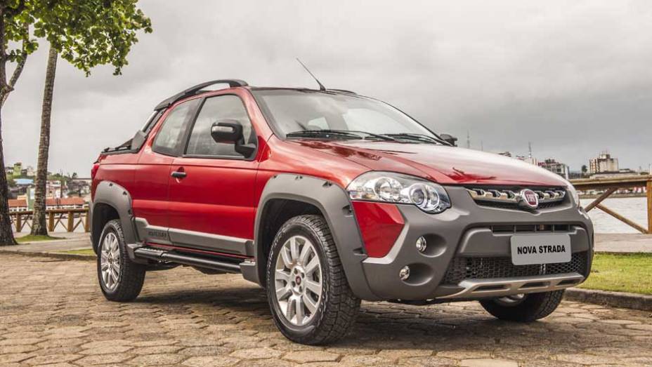 A picape ganhou uma terceira porta na vers&atilde;o com cabine dupla. Deu pra reparar? | <a href="https://gutenberg.quatrorodas.abril.com.br/carros/lancamentos/fiat-strada-2014-757188.shtml" rel="migration">Leia mais</a>