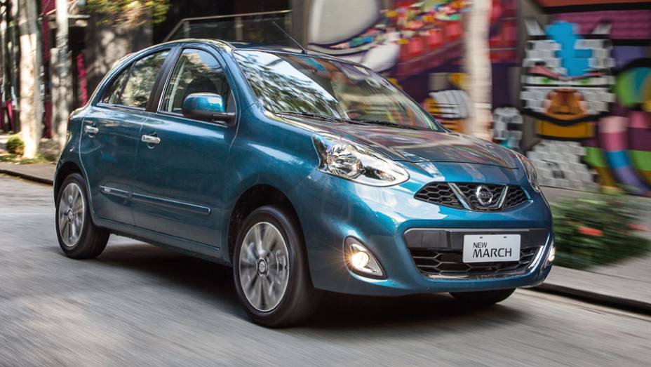 Com novo visual, o March come&ccedil;a a ser fabricado em Resende (RJ) com o nome New March | <a href="https://gutenberg.quatrorodas.abril.com.br/carros/lancamentos/nissan-new-march-782972.shtml" rel="migration">Leia mais</a>